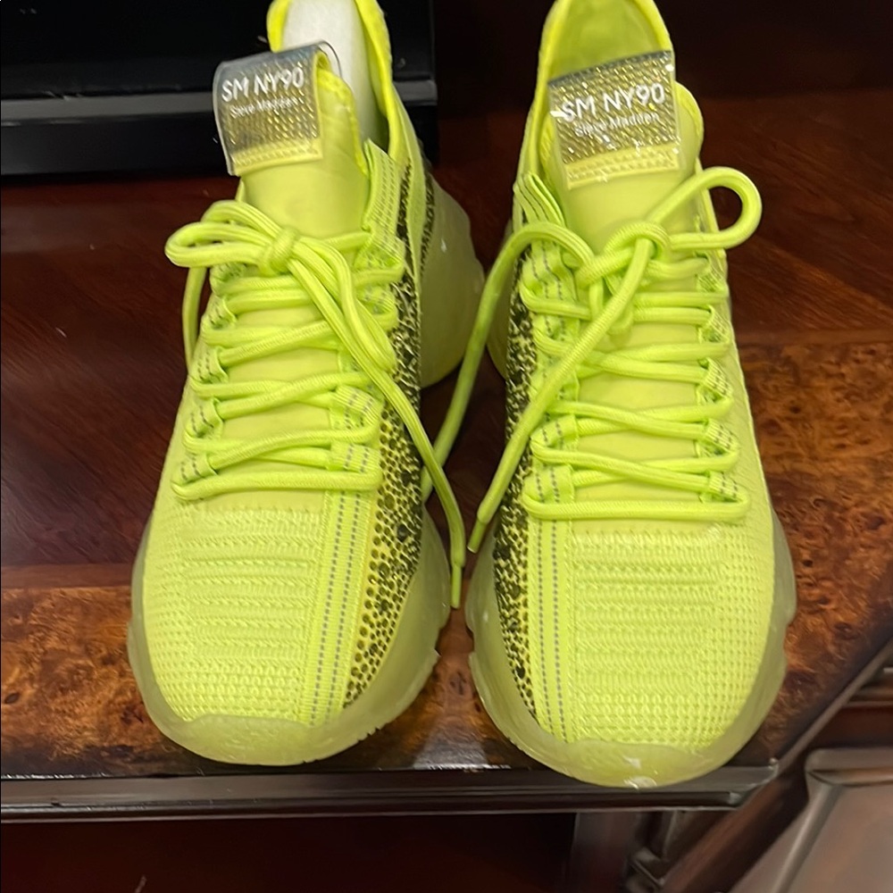 SM NY90 Neon Yellow Sneakers